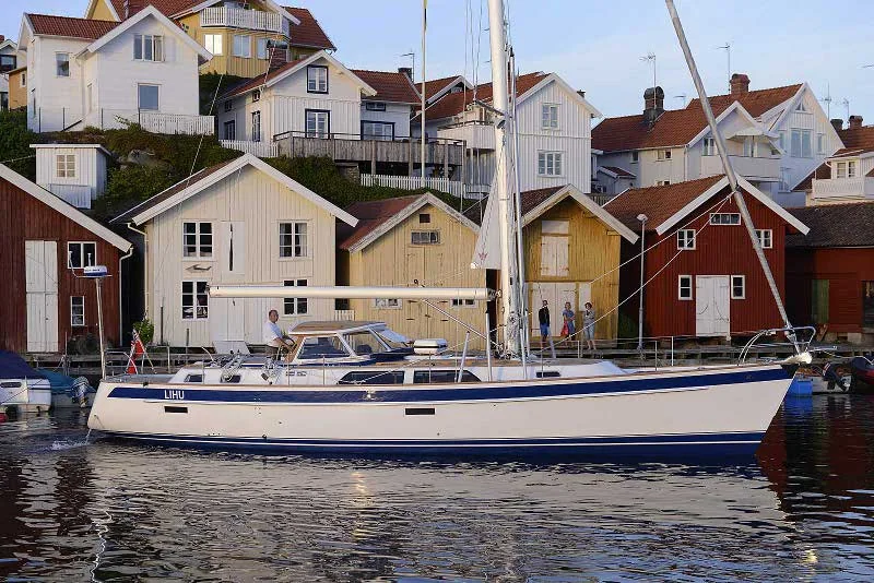 Hallberg-Rassy 48 Mk II im Hafen